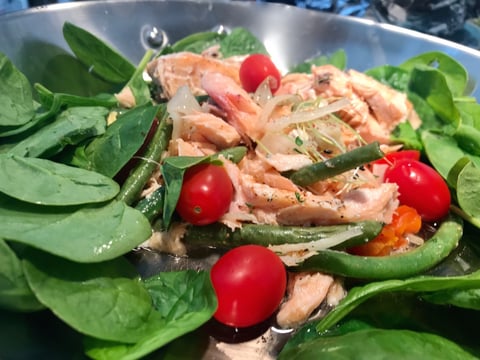 Salade D'épinards et Filet de Saumon
