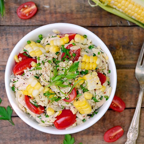 SALADE D’ORZO AU POULET, TOMATES ET MAÏS