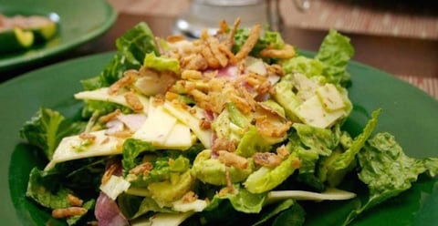 Salade du Chef aux Oignons Frits