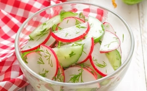 Salade Fraîche de Concombre et Radis