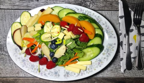 Salade Rafraichissante aux Fruits et Légumes