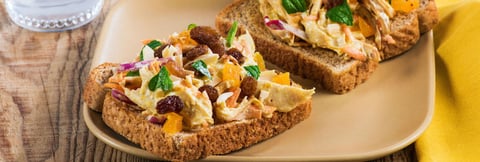 Sandwich à la Salade de Poulet Marocaine