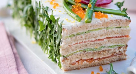 Sandwich Cake au Saumon et Concombre