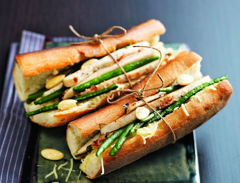 Sandwich Poulet, Haricots Verts, Amandes