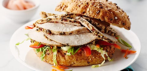 Sandwiches de Poulet aux Cinq Épices et à la Mayonnaise au Wasabi