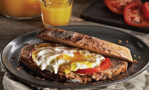 Sandwichs aux œufs au « Lever du Jour »