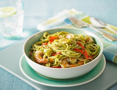 SANS GLUTEN SPAGHETTI AUX CREVETTES ET AU PESTO D’OLIVES