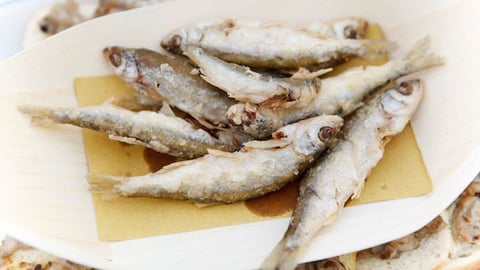 Sardines Frites et Compotée D'oignons
