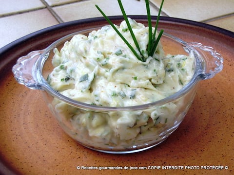 Sauce froide à L'estragon,Ciboulette,Citron,Ail