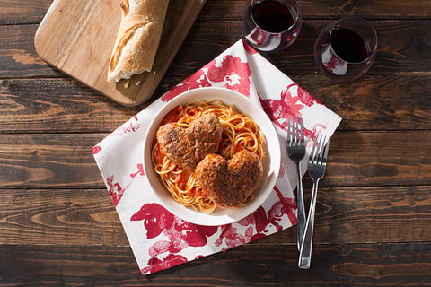 Sauce Marinara aux Boulettes de Viande en Forme de Cœurs