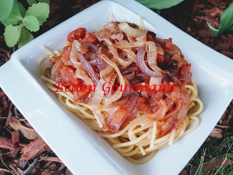 Sauce Tomate et Oignons Caramélisés