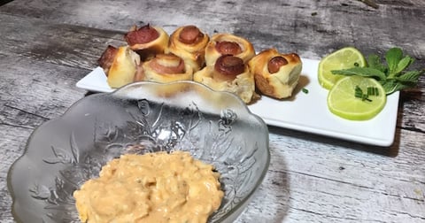 Saucisses Roulées dans le Bacon et Pâte à Pizza