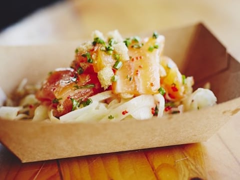 Saumon spicy D et Salade de Fenouil au Yuzu de Grumman78