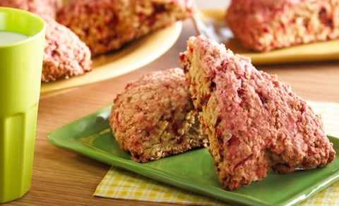 SCONES À LA BETTERAVE ET AU SIROP D'ÉRABLE "EN CANNE"