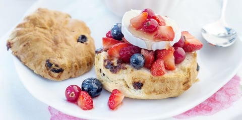 Scones aux Fruits Rouges et au Fromage En Cas de Caprice