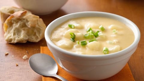 Soupe à la Cuisson Lente à la Pomme de Terre au Fromage
