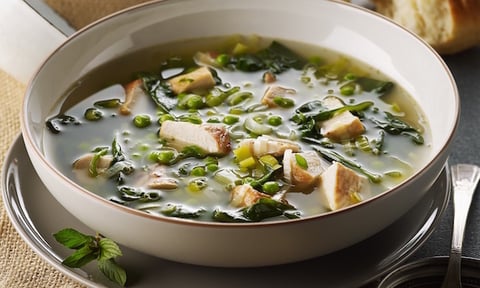 SOUPE À LA MENTHE AUX PETITS POIS DU PRINTEMPS