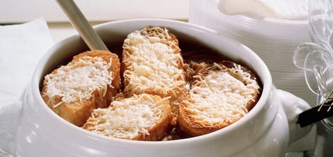 SOUPE À L'OIGNON GRATINÉE