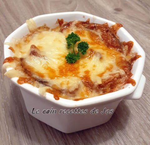 SOUPE À L'OIGNON, LENTILLES ET AIL CONFIT