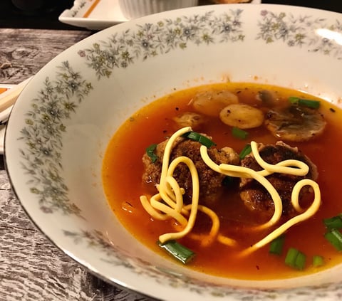 Soupe Asiatique avec Boulettes de Viande