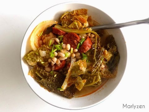 Soupe au Chou Frisé, Haricots et Chorizo