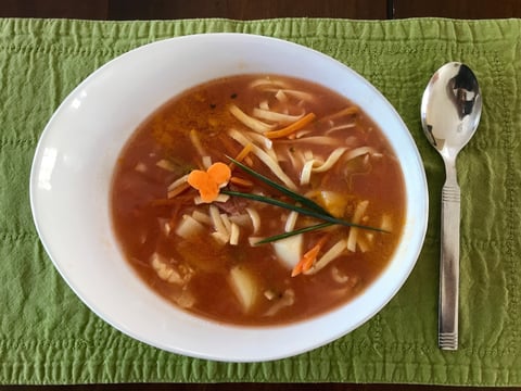 Soupe aux Légumes et Nouilles aux Oeufs