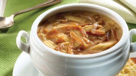 Soupe aux Nouilles à L’oignon à la Française