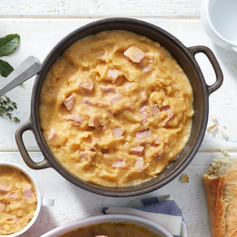 SOUPE AUX POIS À L'ÉPAULE DE PORC FUMÉE PICNIC