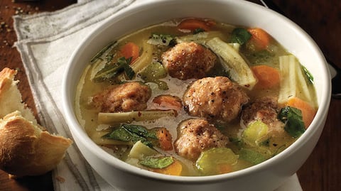 Soupe Copieuse aux Boulettes de Poulet et Nouilles
