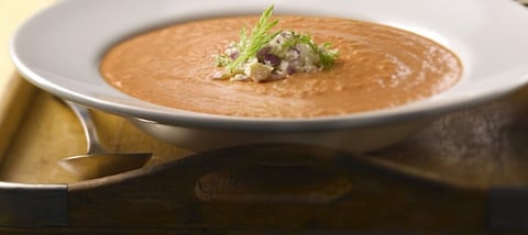 Soupe Crémeuse aux Tomates et Fenouil Rôtis avec Fromage Feta