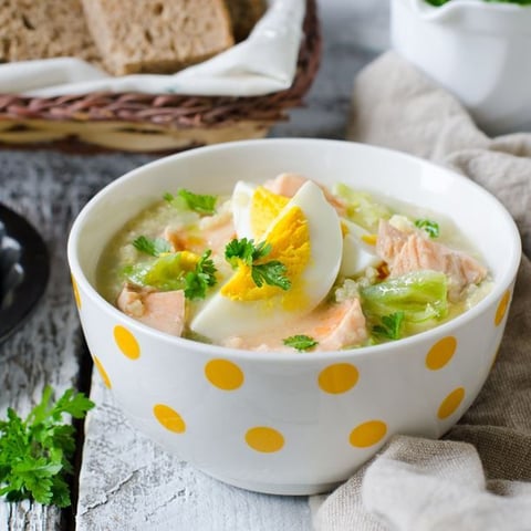 Soupe de Millet au Saumon, Poireaux et à L’œuf Dur