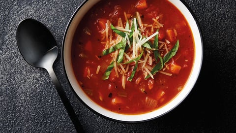 Soupe de Soffritto aux Tomates et au Vinaigre Balsamique