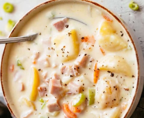 Soupe Délicieusement Crémeuse au Jambon et aux Pommes de Terre