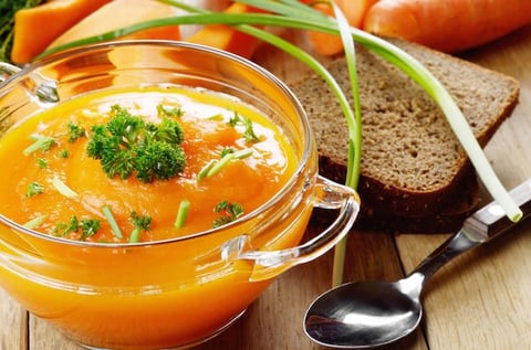 Soupe Douceur de Carottes et Courgettes Jaune au Kiri® et Vache qui rit®