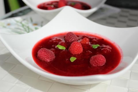 Soupe Glacée aux Fruits D'été