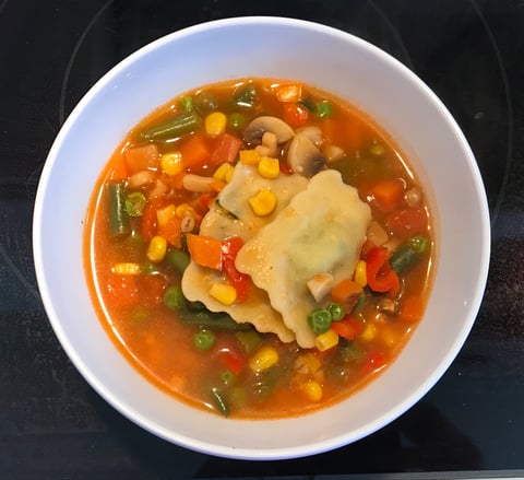 Soupe Légumes, Tomates et Raviolis