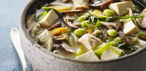 Soupe Miso au Poulet et au Tofu