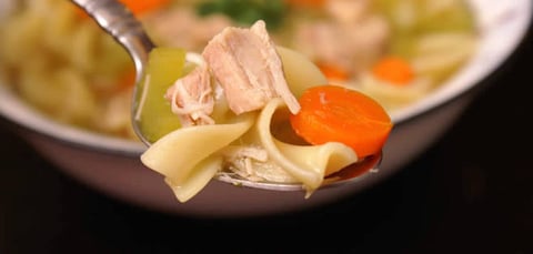 Soupe Poulet et Nouilles Rapide