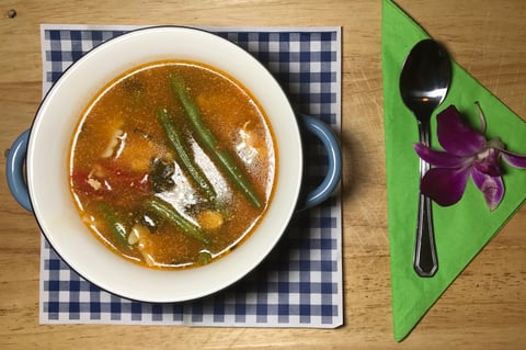 Soupe Poulet Légumes et Jus Tomates