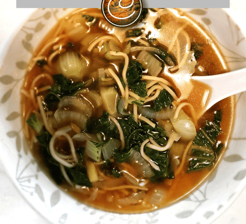 Soupe Ramen aux Minis Bok Choy