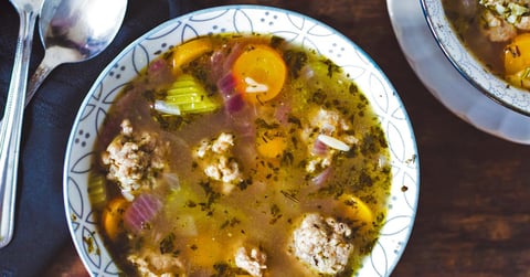 Soupe Repas aux Boulettes de Dindon Haché et aux Légumes
