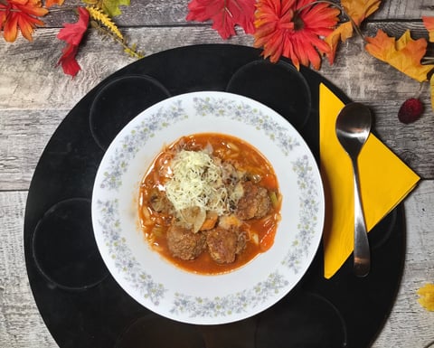 Soupe Repas Boulettes de Boeuf et Oignons Caramélisées