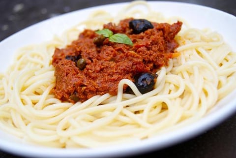 SPAGHETTI AU THON À L'ITALIENNE