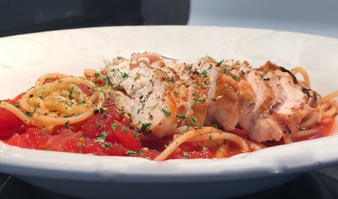 Spaghetti Tomates en Dès et Poulet