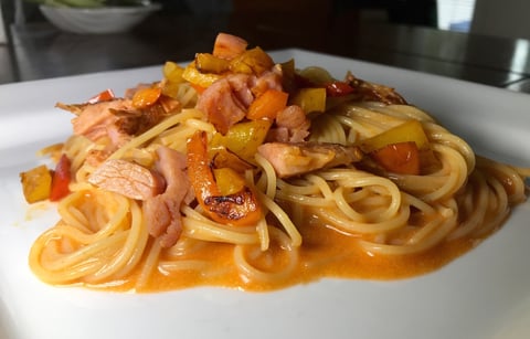 Spaghettini aux Jambon Sauce Champignons et Légumes