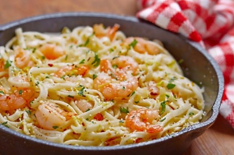Spaghettis aux Crevettes, à L'ail et au Beurre