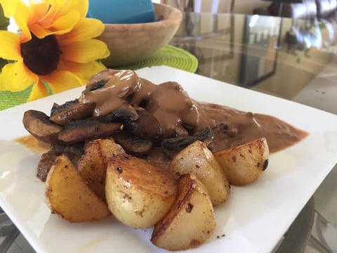 Steak avec Sauce aux Trois Poivres