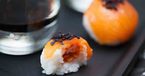 Sushi Balls de Truite Fumée et Coeur Tomaté
