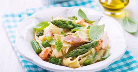 Tagliatelles Fraiches au Saumon et Asperge Verte