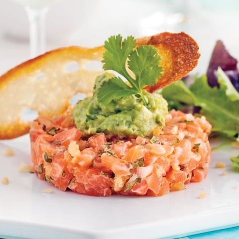 Tartare de Saumon Épicé et Guacamole